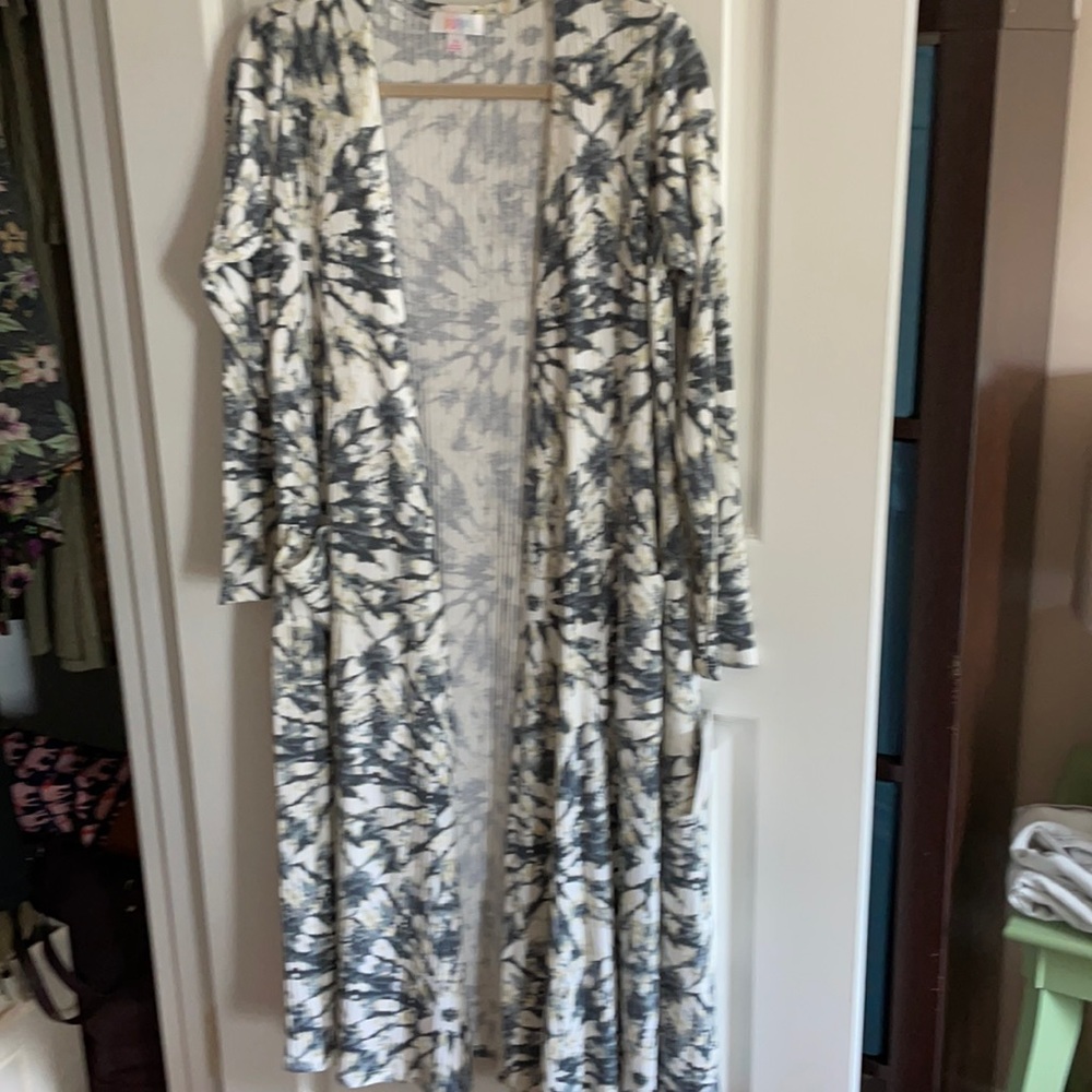 LulaRoe Sarah - tye dyed print - size S